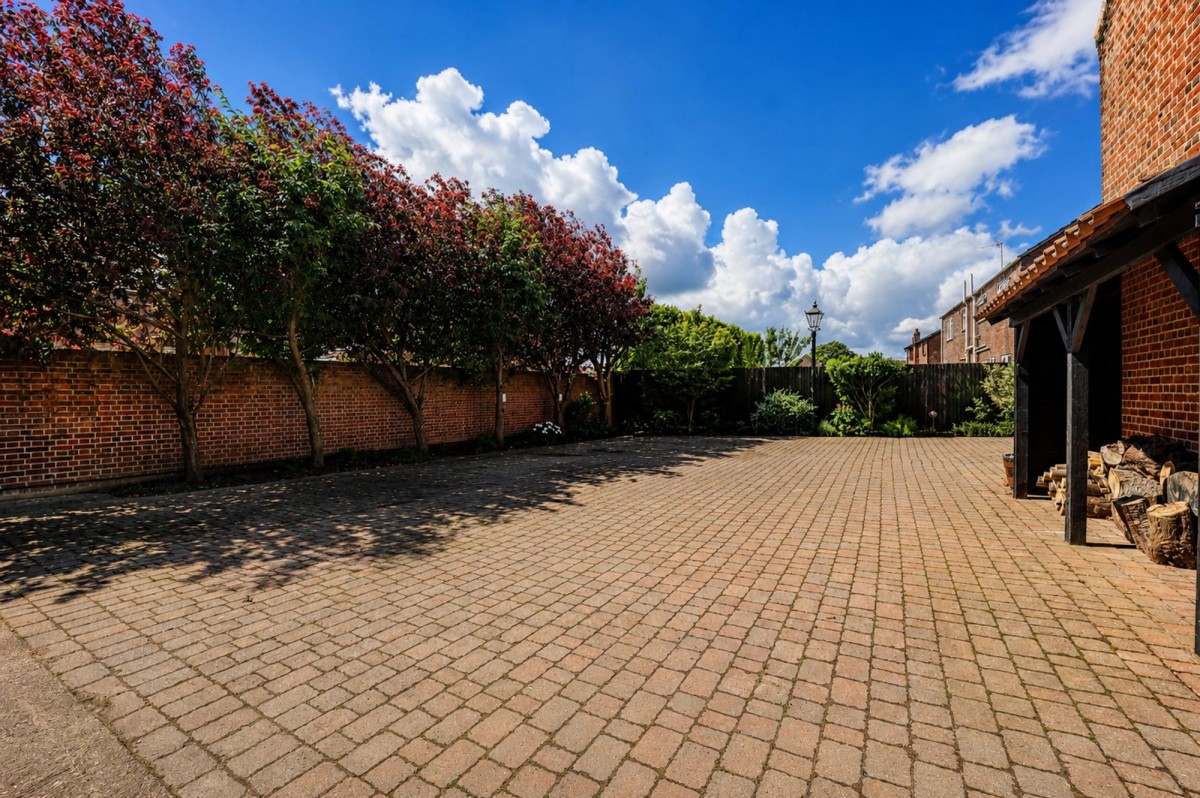Front Road, Murrow, PE13