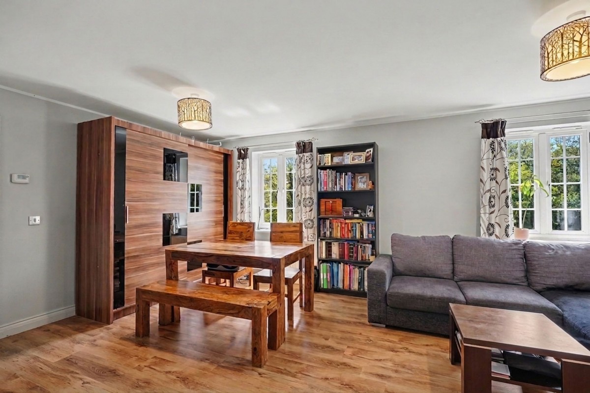 Meadow Lane, Newmarket, CB8