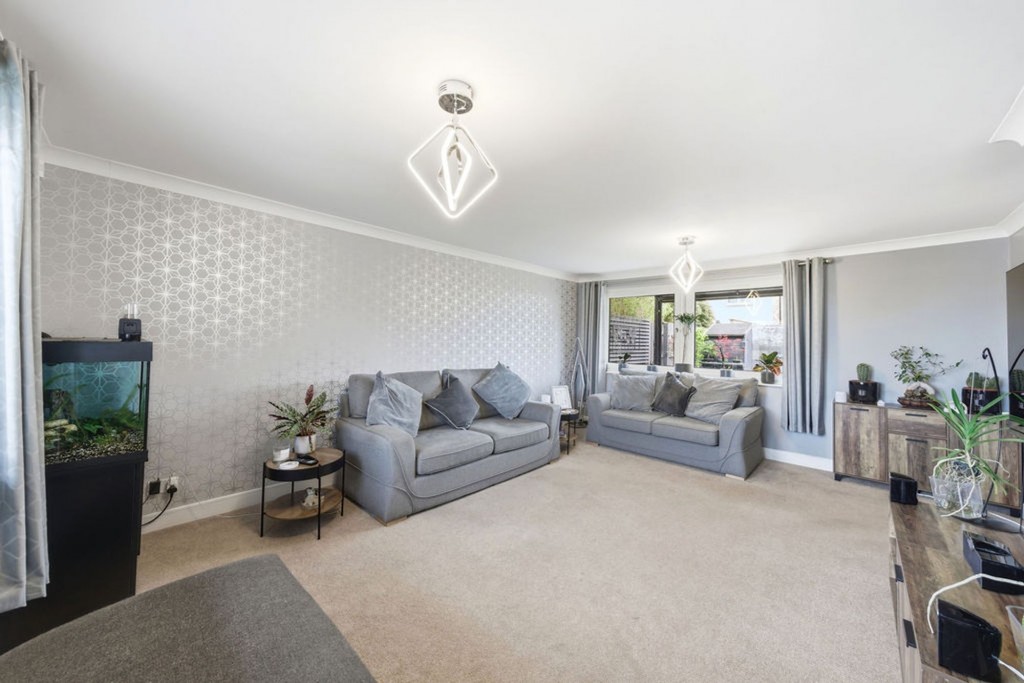 Magdalene Close, Longstanton, CB24