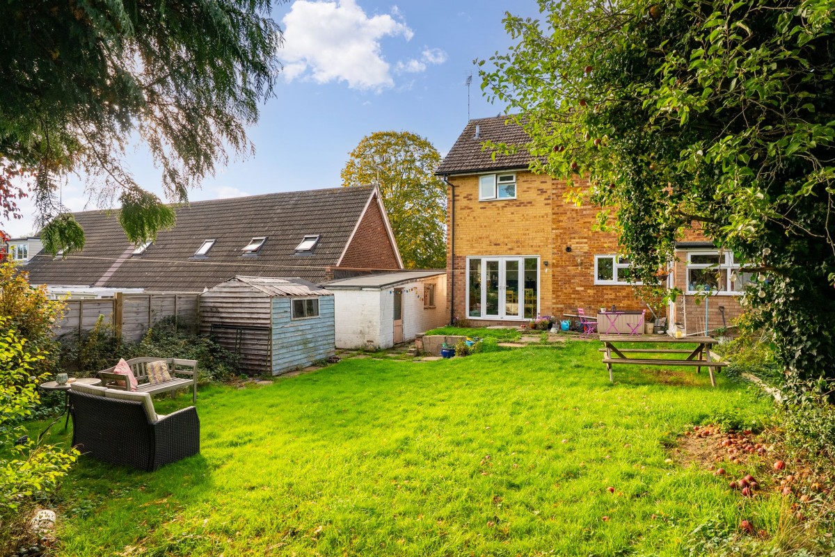 Emsons Close, Linton, CB21