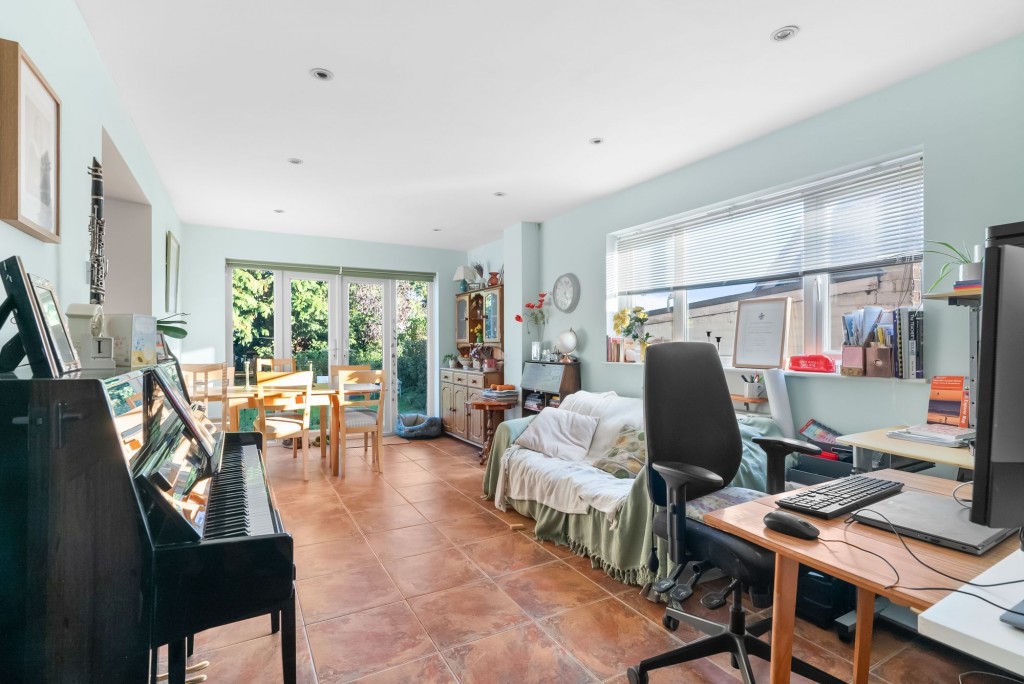 Emsons Close, Linton, CB21