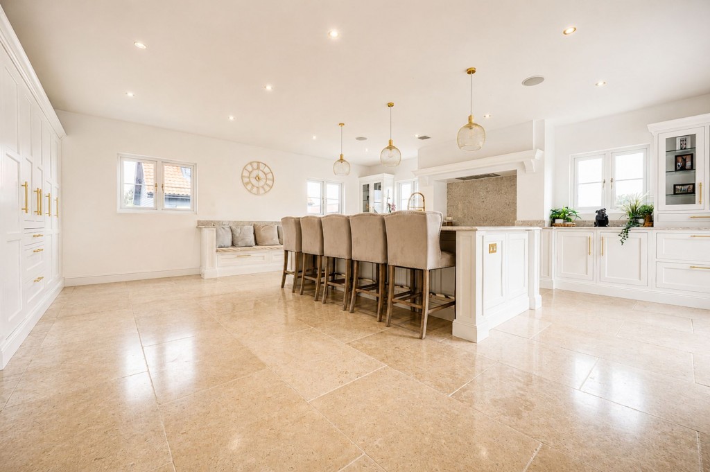 Coronation Avenue, Throckenholt, PE12
