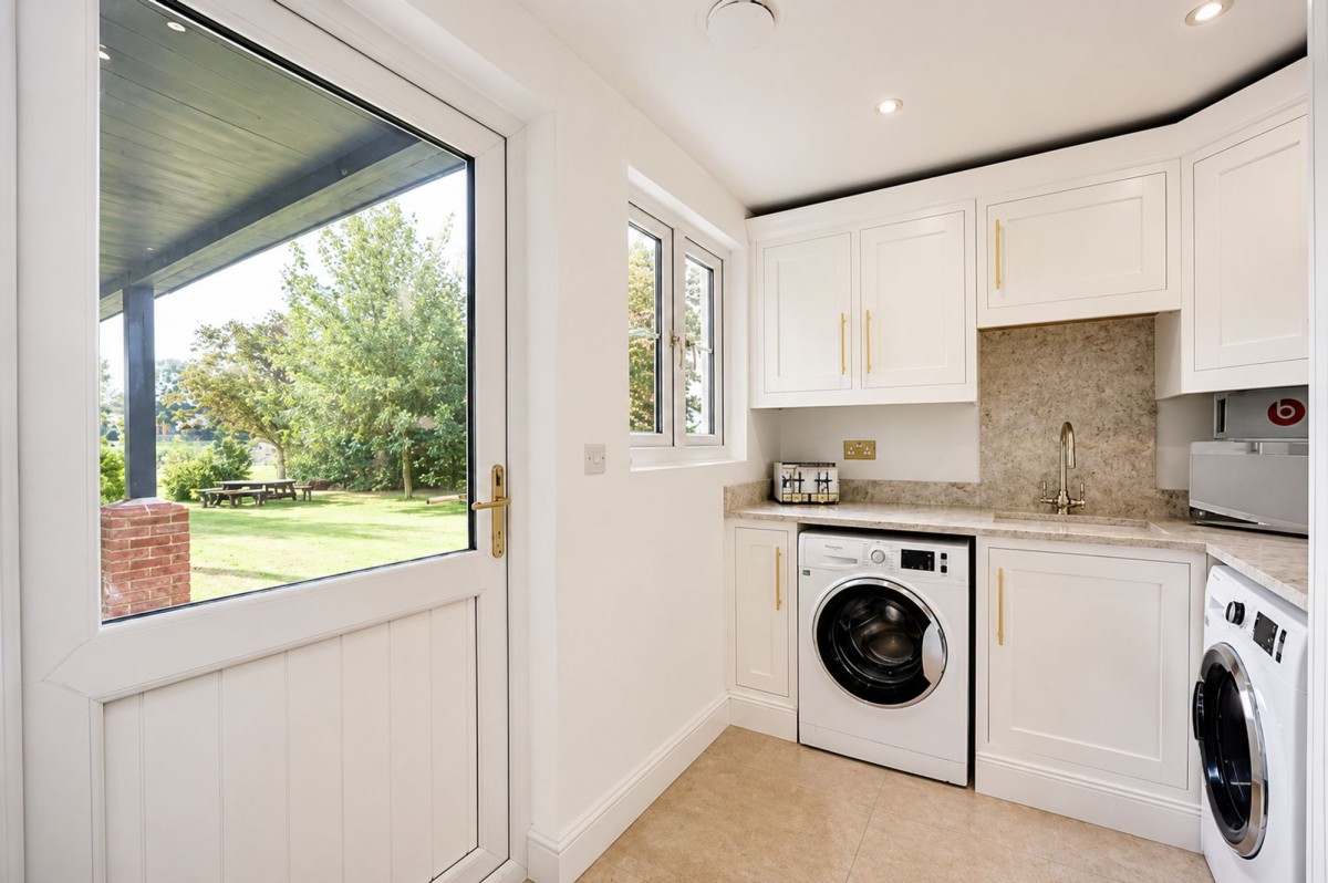 Coronation Avenue, Throckenholt, PE12