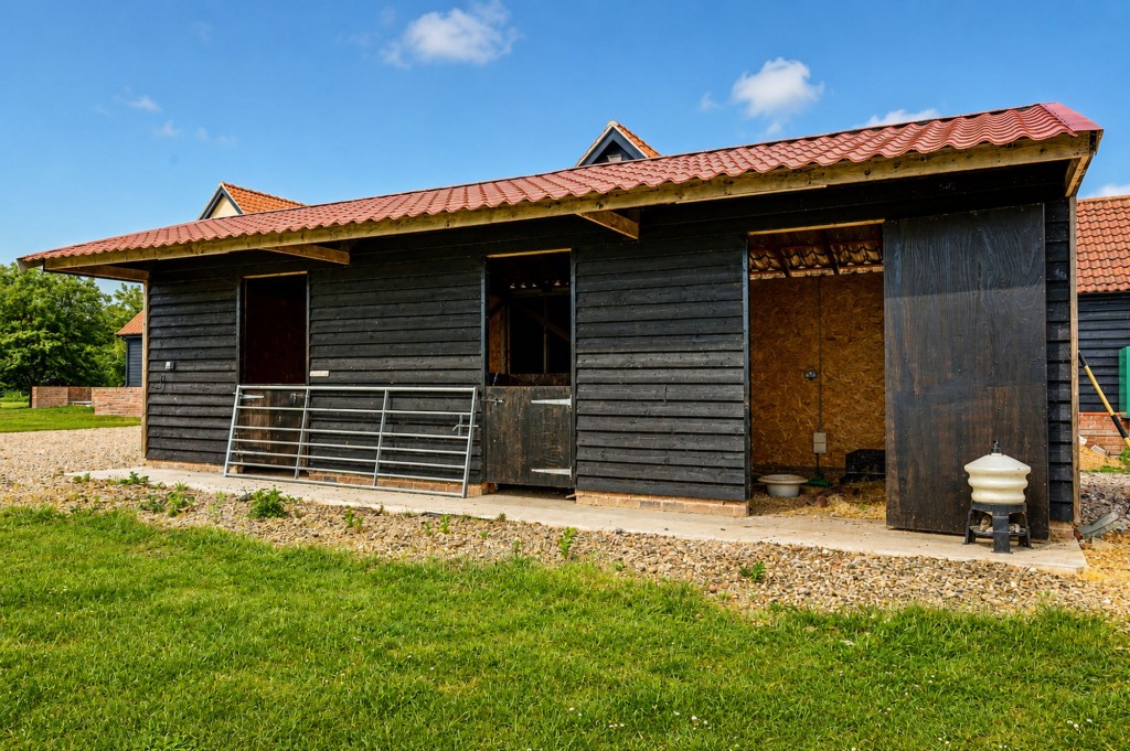 Coronation Avenue, Throckenholt, PE12