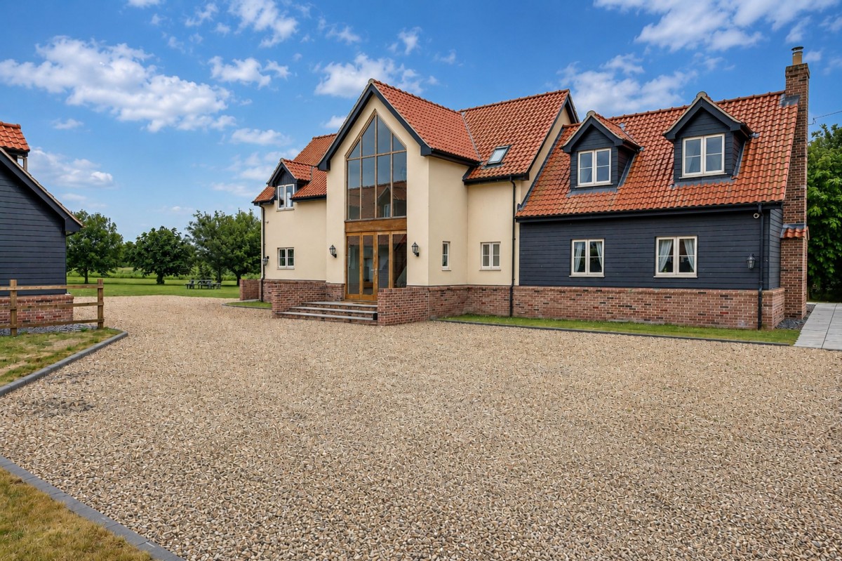 Coronation Avenue, Throckenholt, PE12