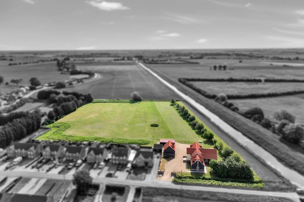 Coronation Avenue, Throckenholt, PE12