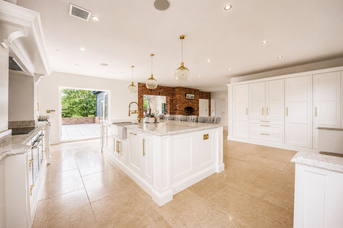 Coronation Avenue, Throckenholt, PE12