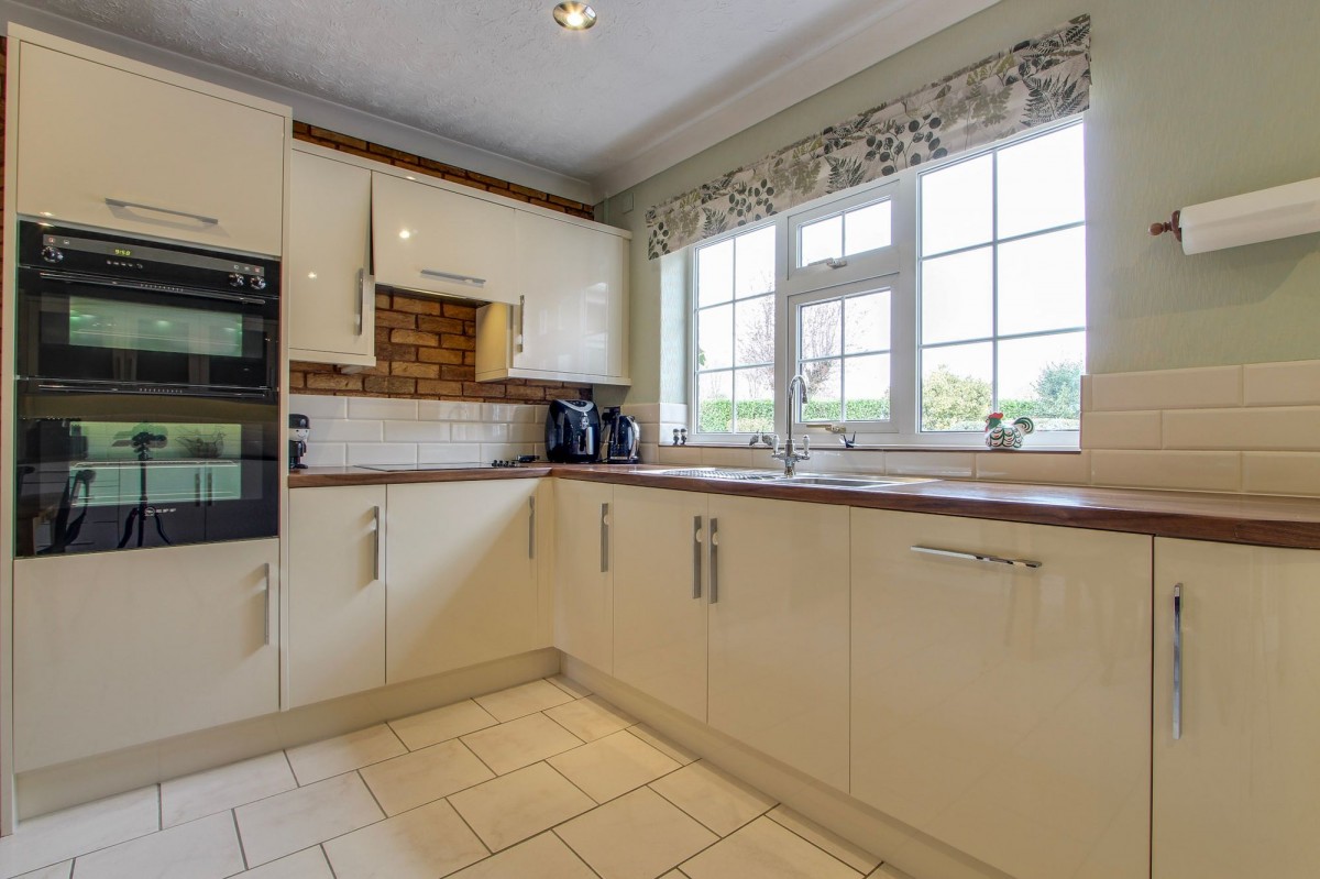 36 Elmfield Drive, Emneth, PE14