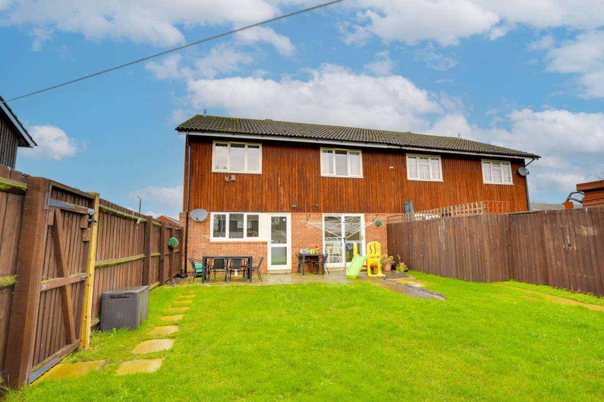 Mill Reef Close, Newmarket, CB8