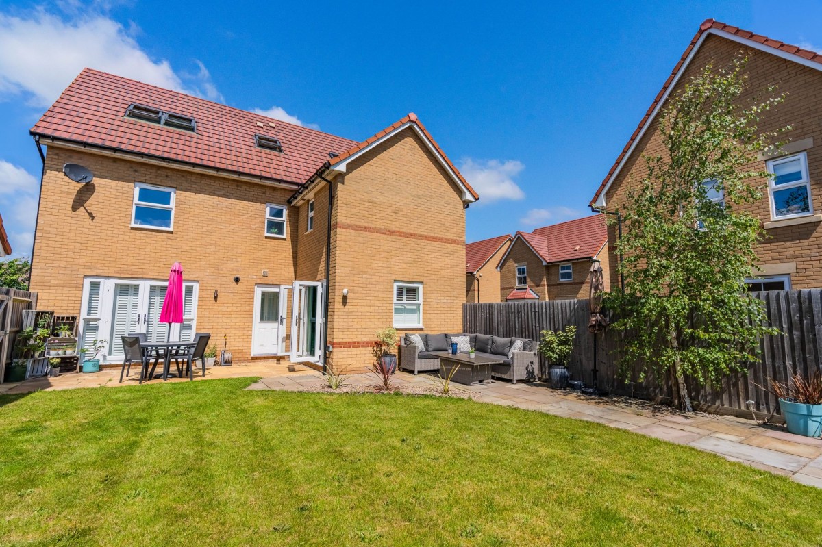 Pedersen Way, Northstowe, CB24