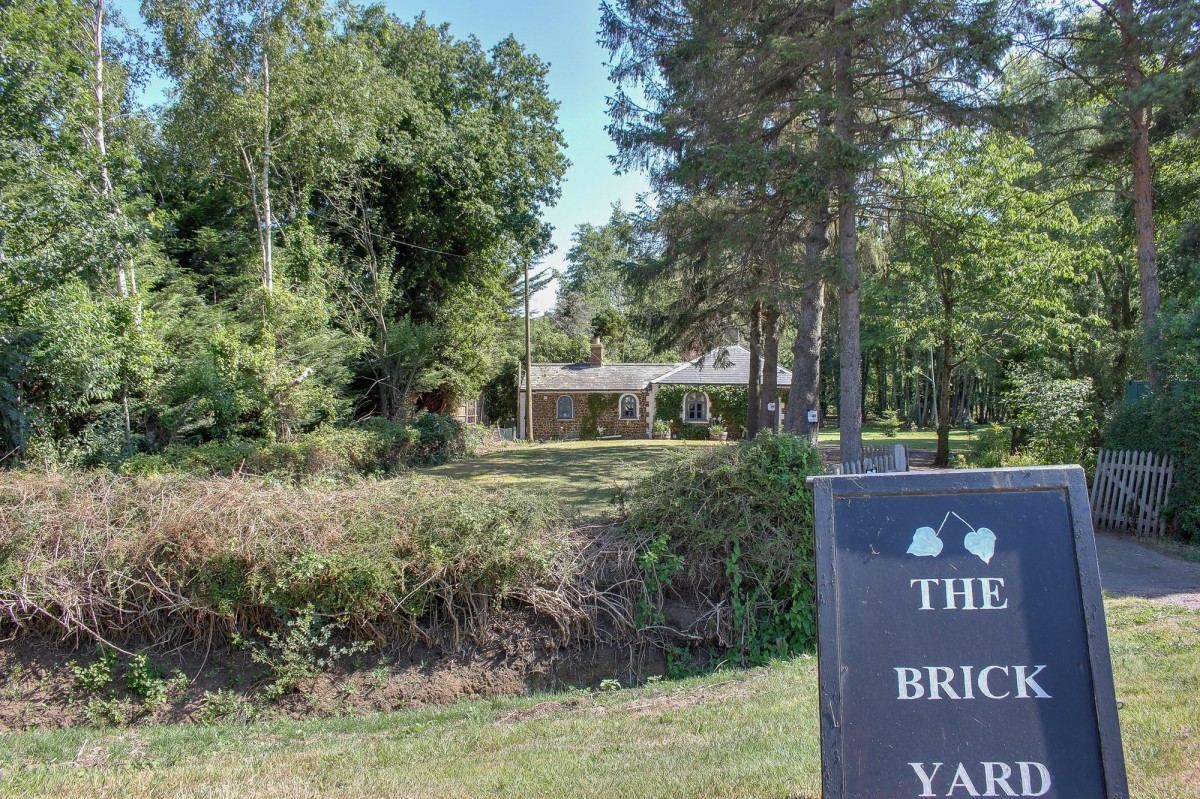 Main Road, West Bilney, PE32