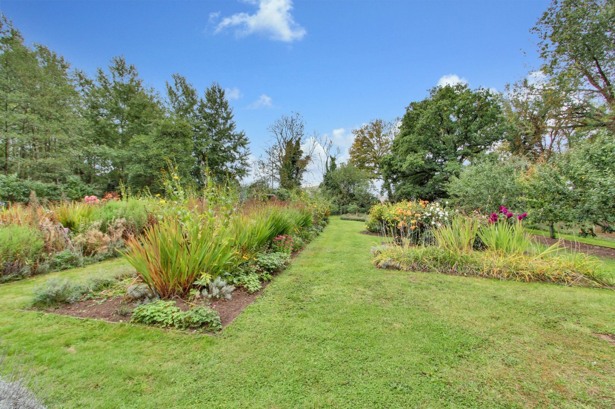 Main Road, West Bilney, PE32