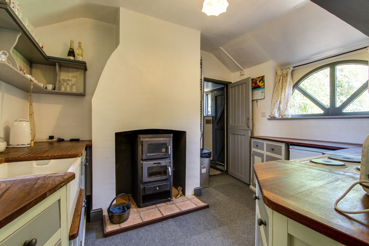 Main Road, West Bilney, PE32