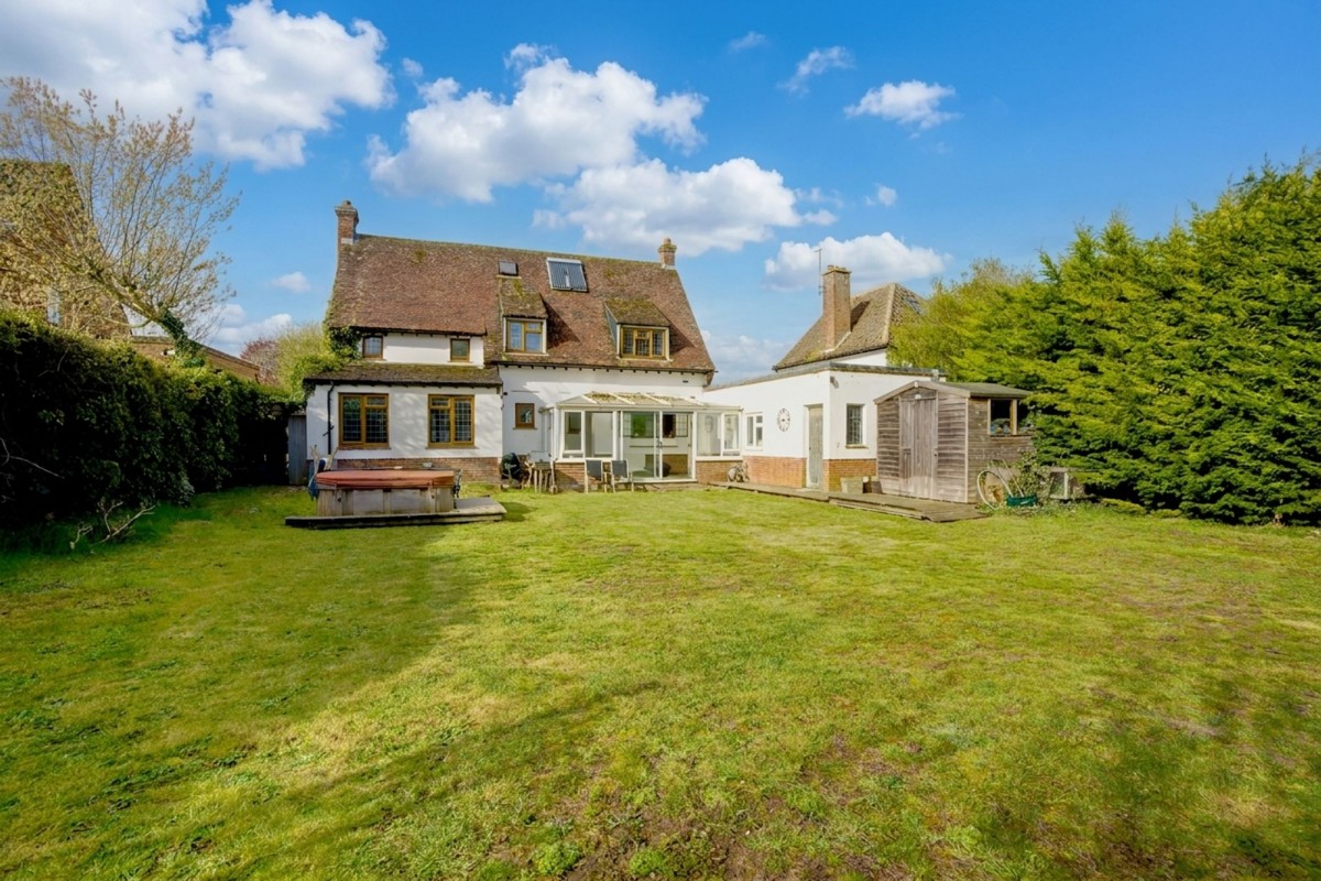 Hamilton Road, Newmarket, CB8