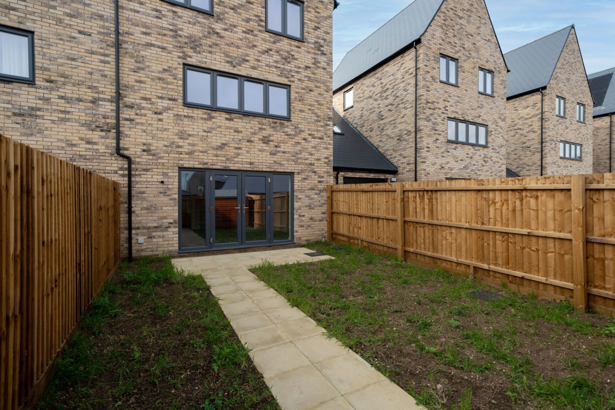 15 Aylesbury Walk, Northstowe, CB24