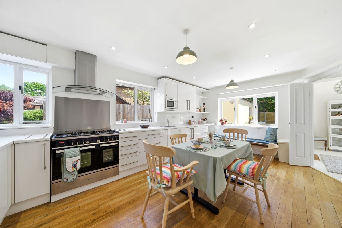 Willow Grove, Lode, CB25