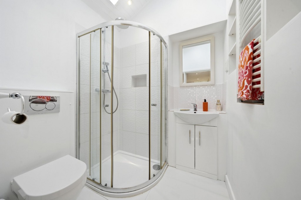 Willow Grove, Lode, CB25