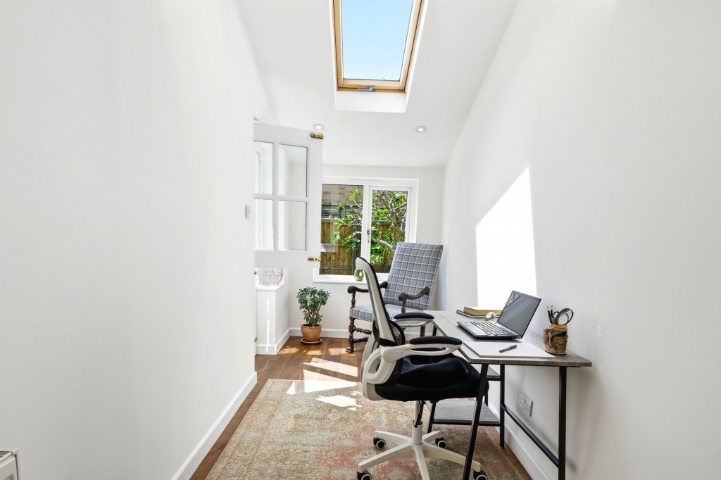 Willow Grove, Lode, CB25