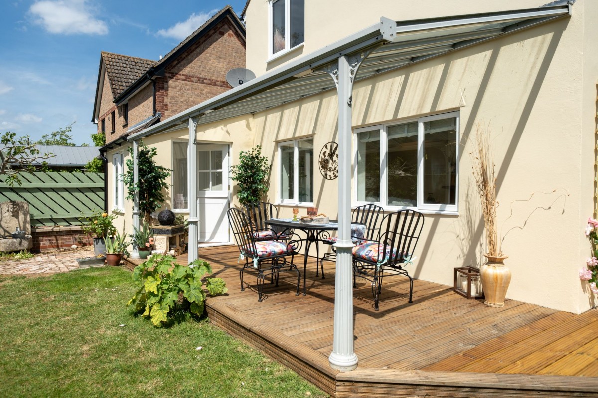 Willow Grove, Lode, CB25