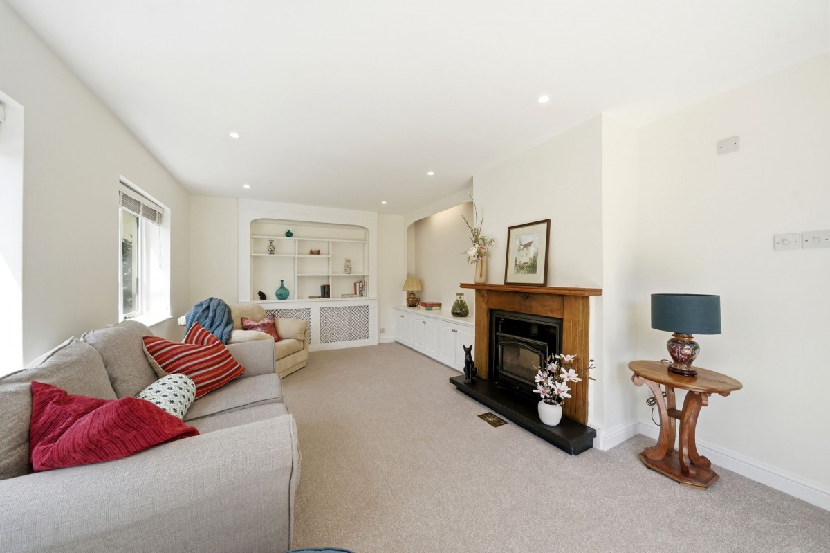 Willow Grove, Lode, CB25