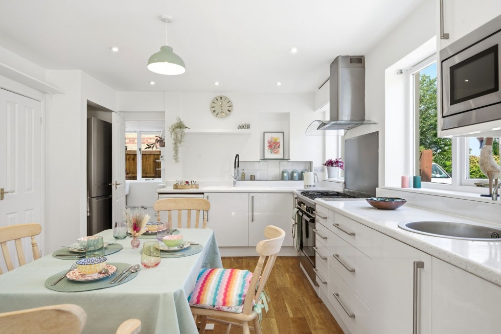 Willow Grove, Lode, CB25