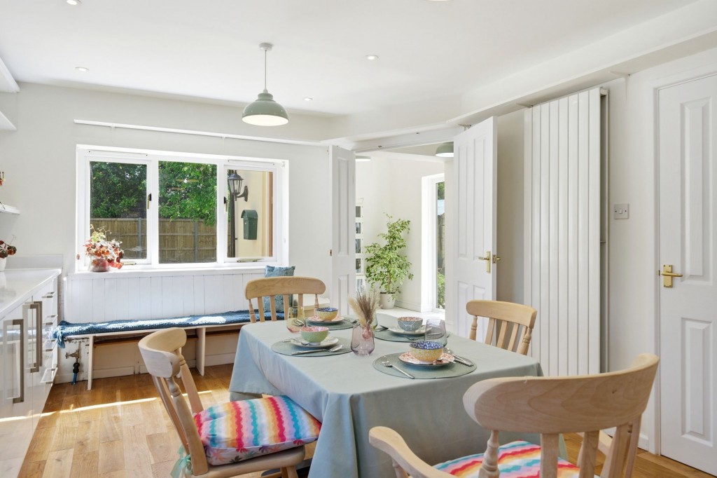 Willow Grove, Lode, CB25