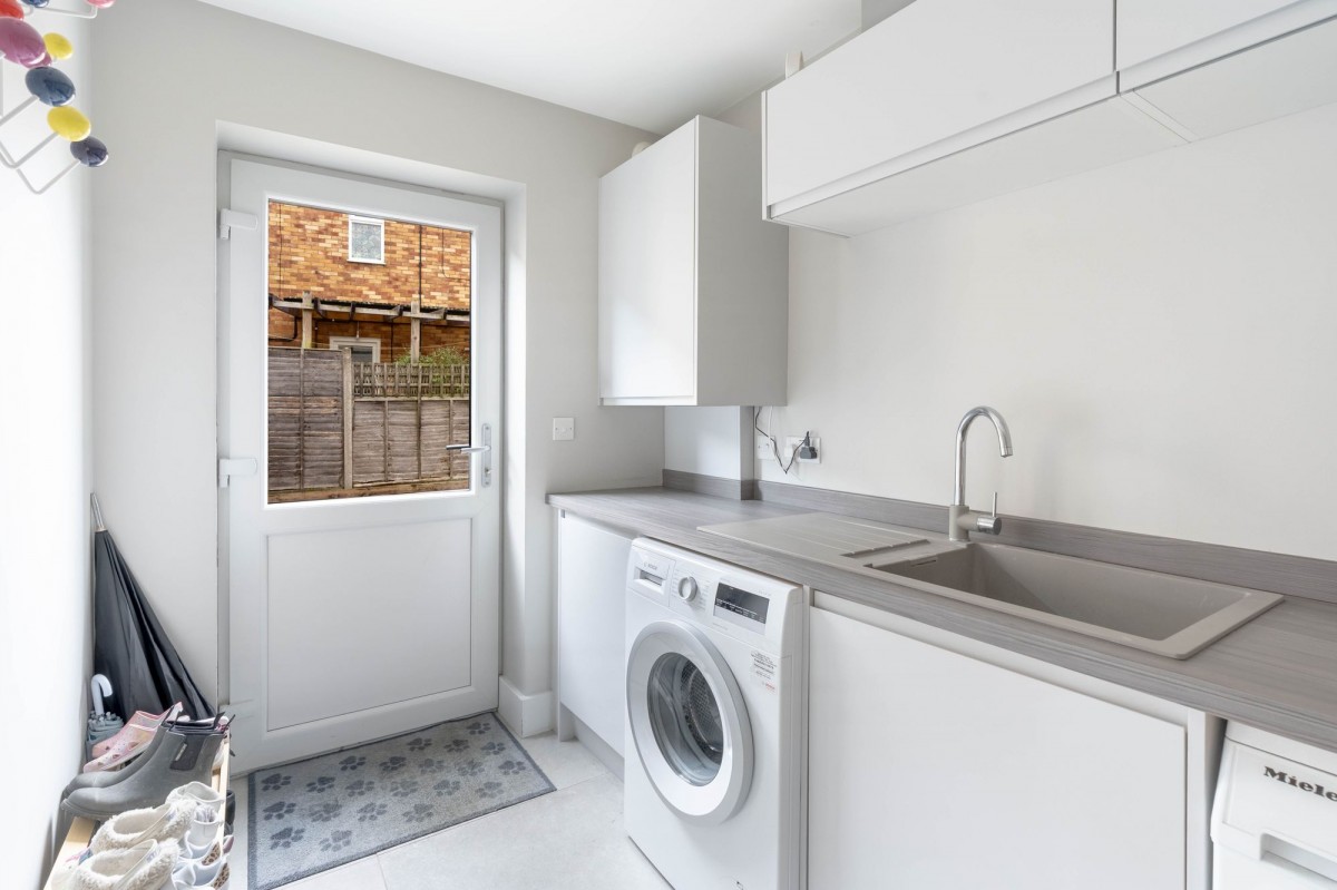 The Lanes, Over, CB24