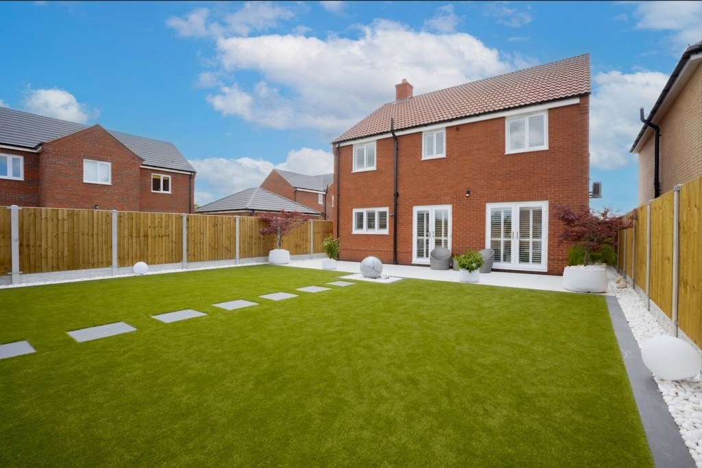 Honeysuckle Way, Exning, CB8