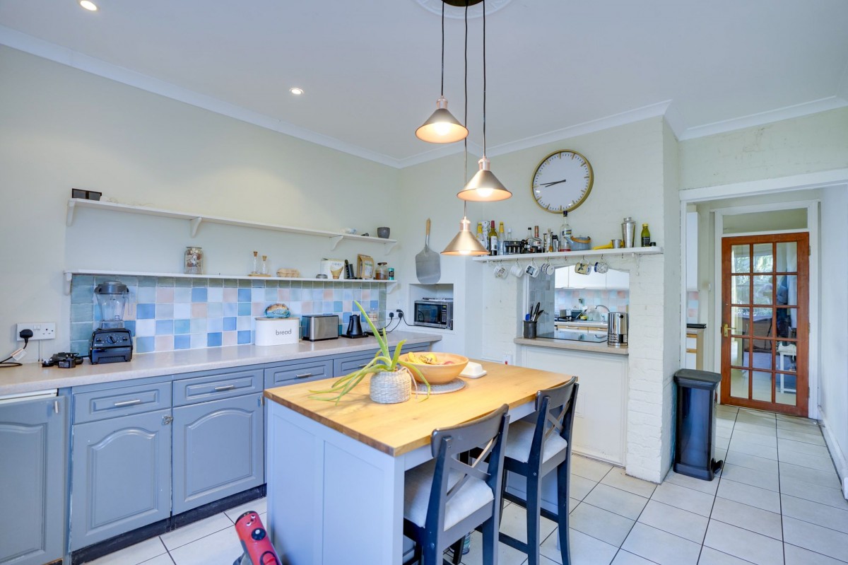 High Street, Newmarket, CB8