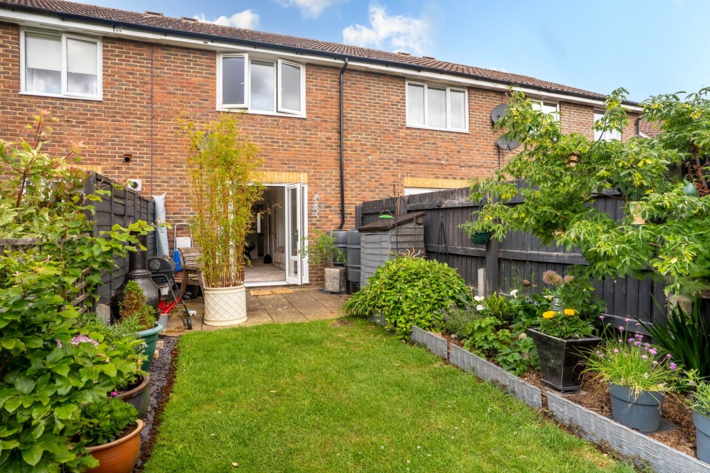 Pippin Close, Over, CB24