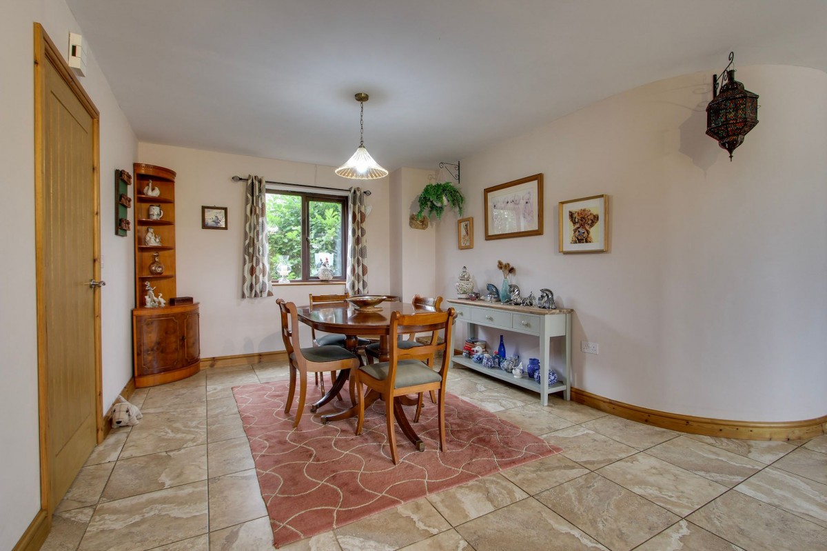 Chequers Corner, Emneth, PE14