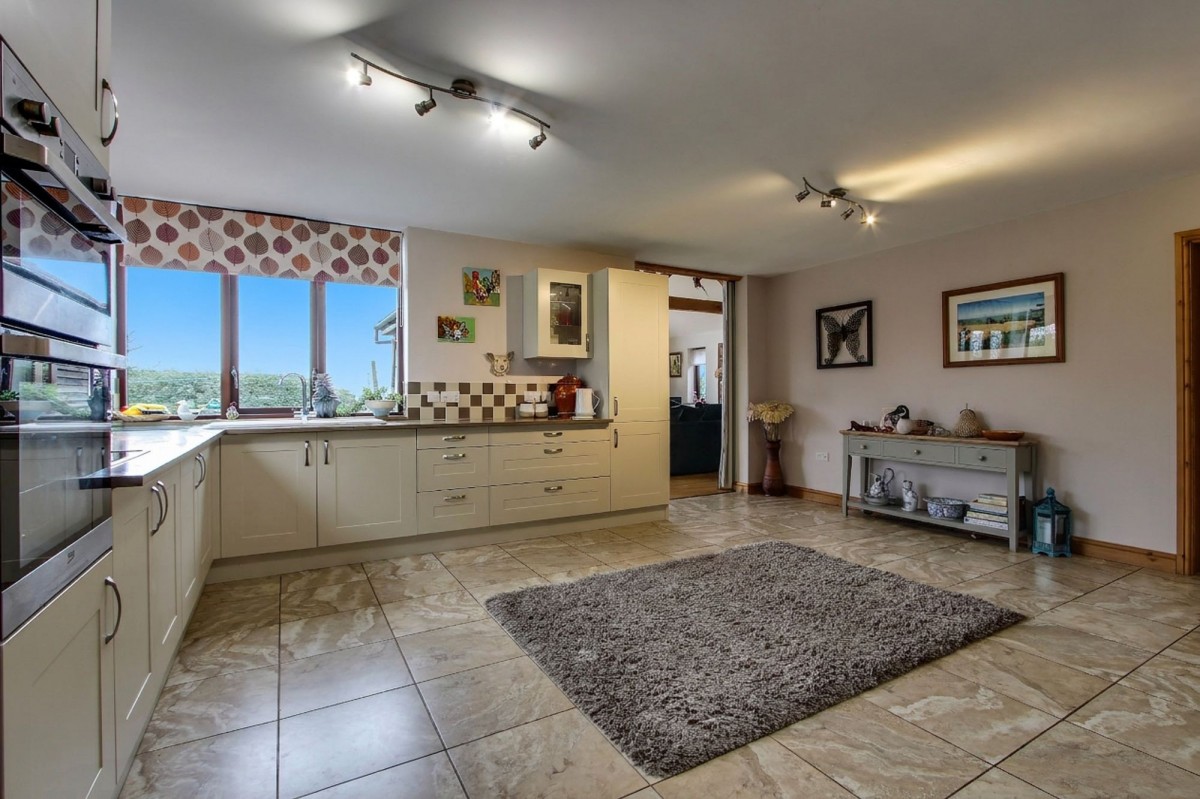 Chequers Corner, Emneth, PE14