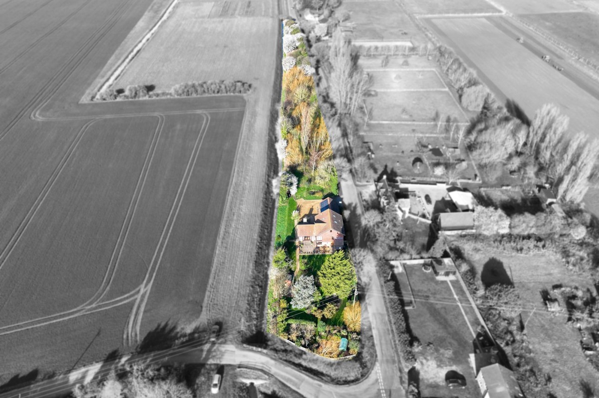 Chequers Corner, Emneth, PE14