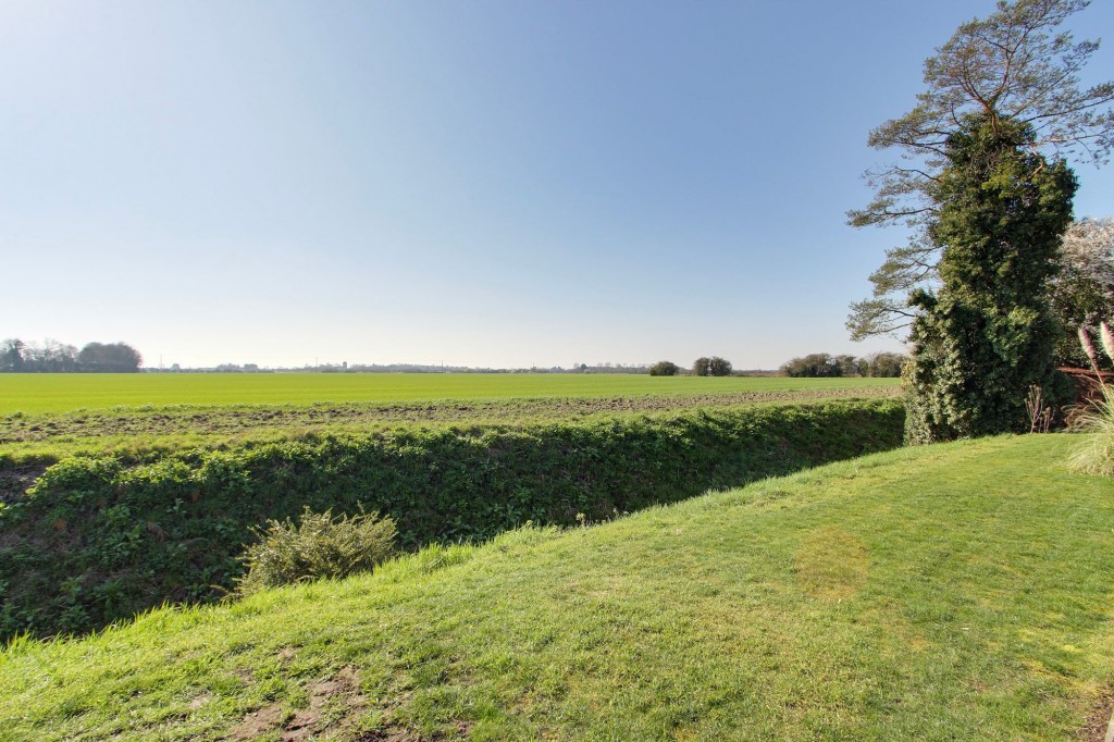 Chequers Corner, Emneth, PE14