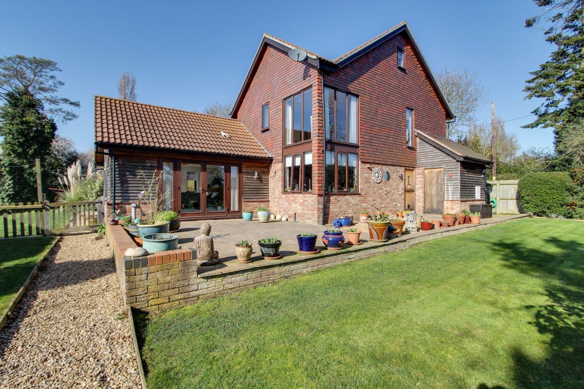 Chequers Corner, Emneth, PE14