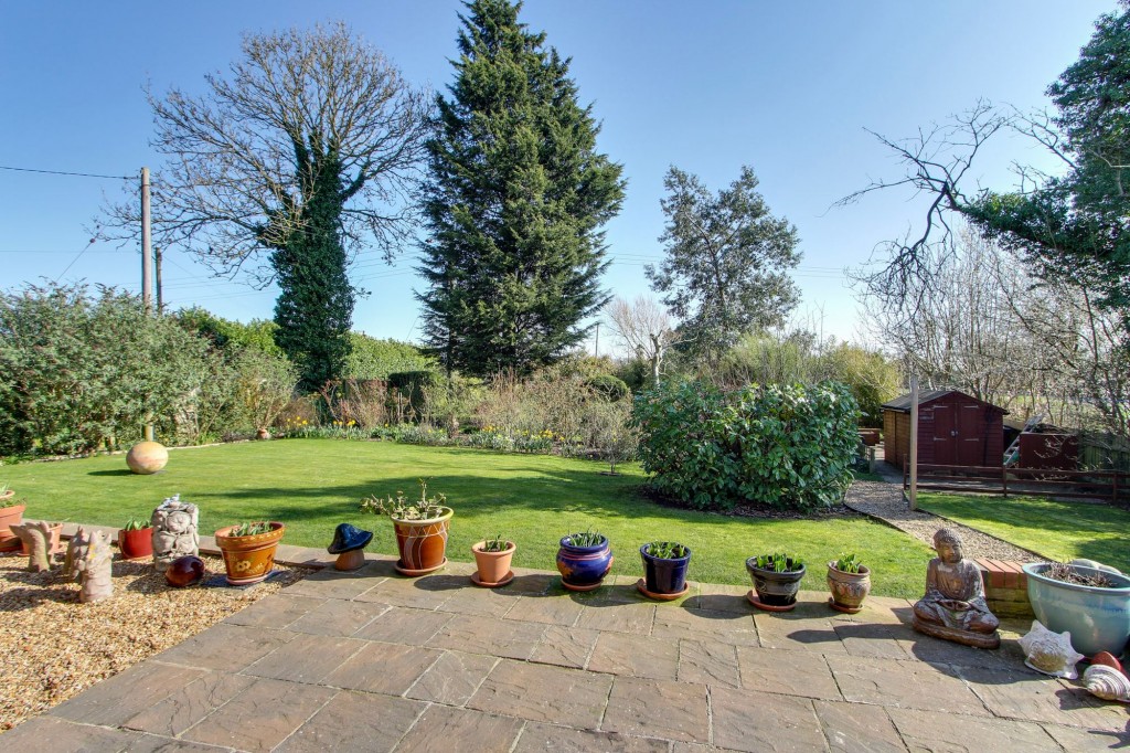 Chequers Corner, Emneth, PE14