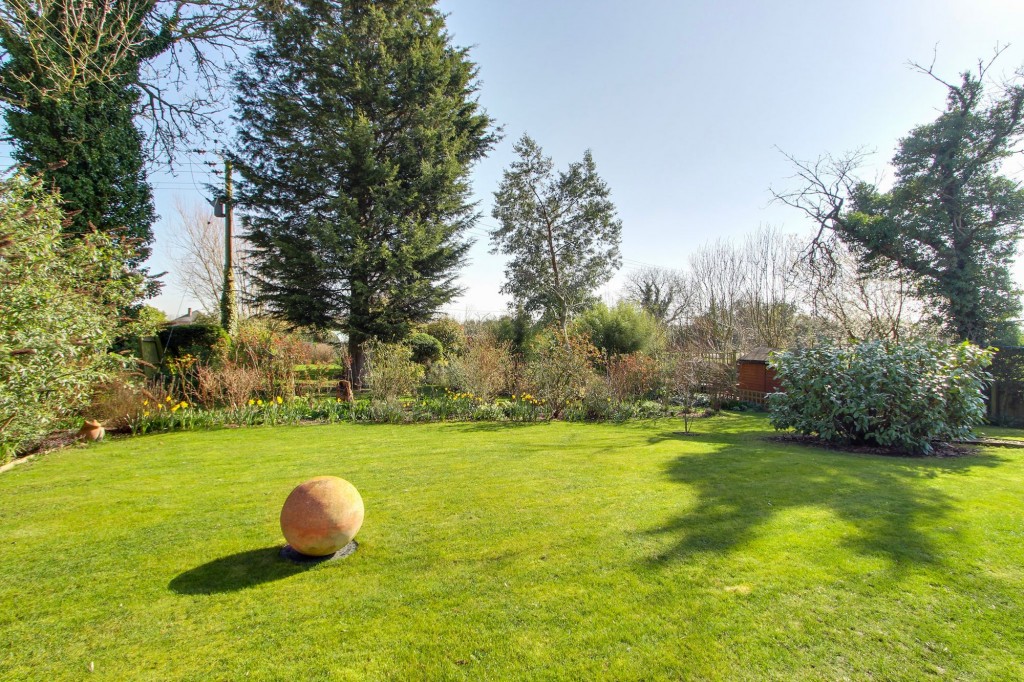 Chequers Corner, Emneth, PE14