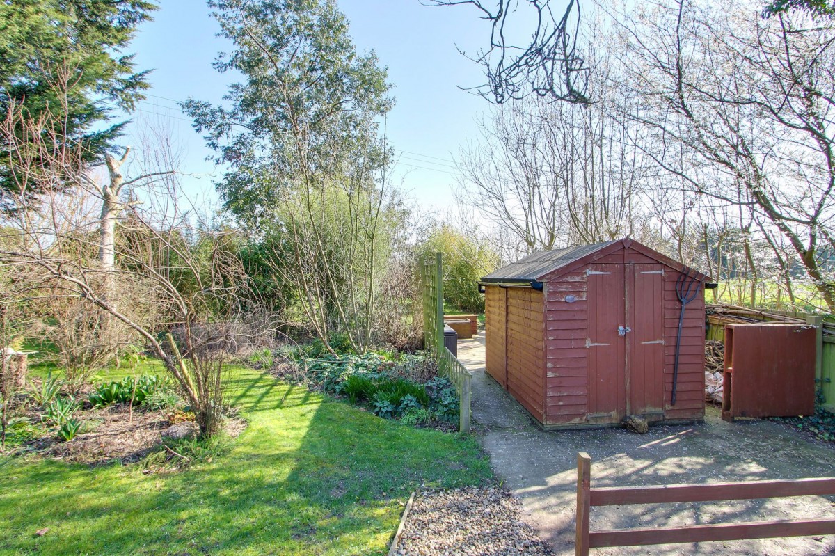 Chequers Corner, Emneth, PE14