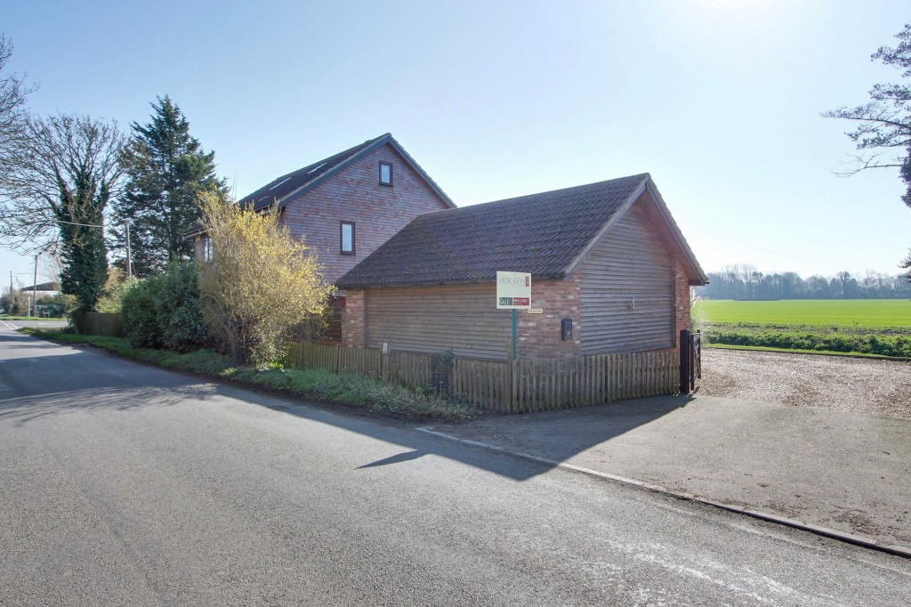 Chequers Corner, Emneth, PE14