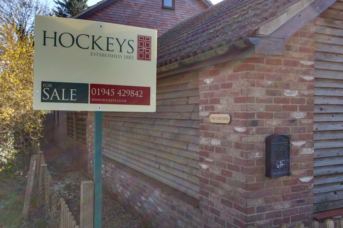 Chequers Corner, Emneth, PE14