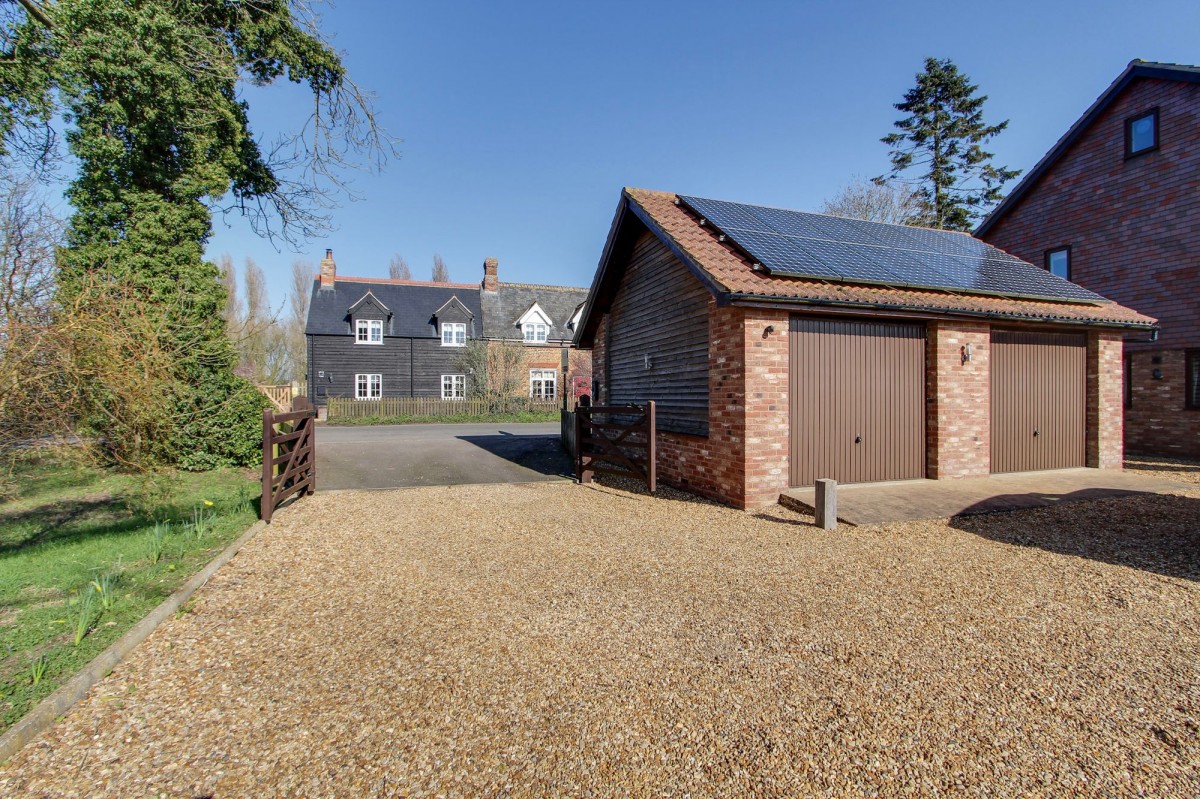 Chequers Corner, Emneth, PE14