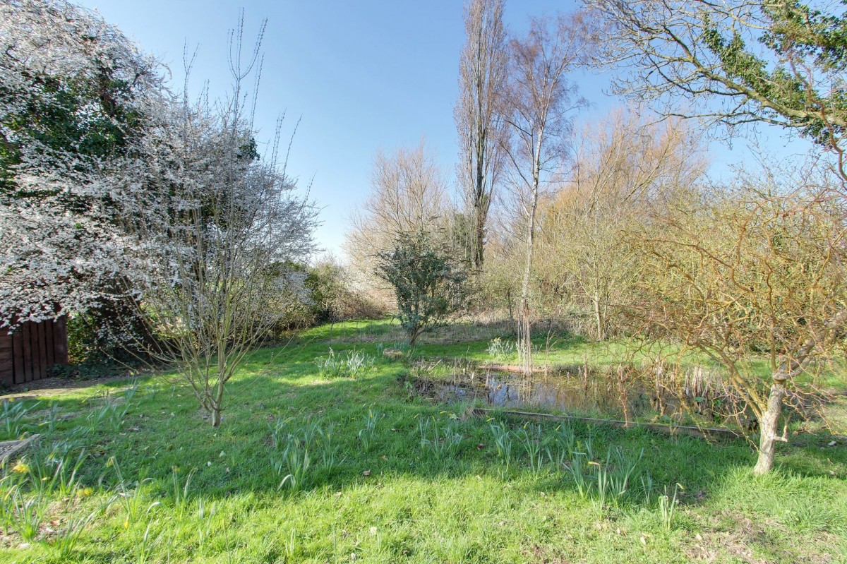 Chequers Corner, Emneth, PE14