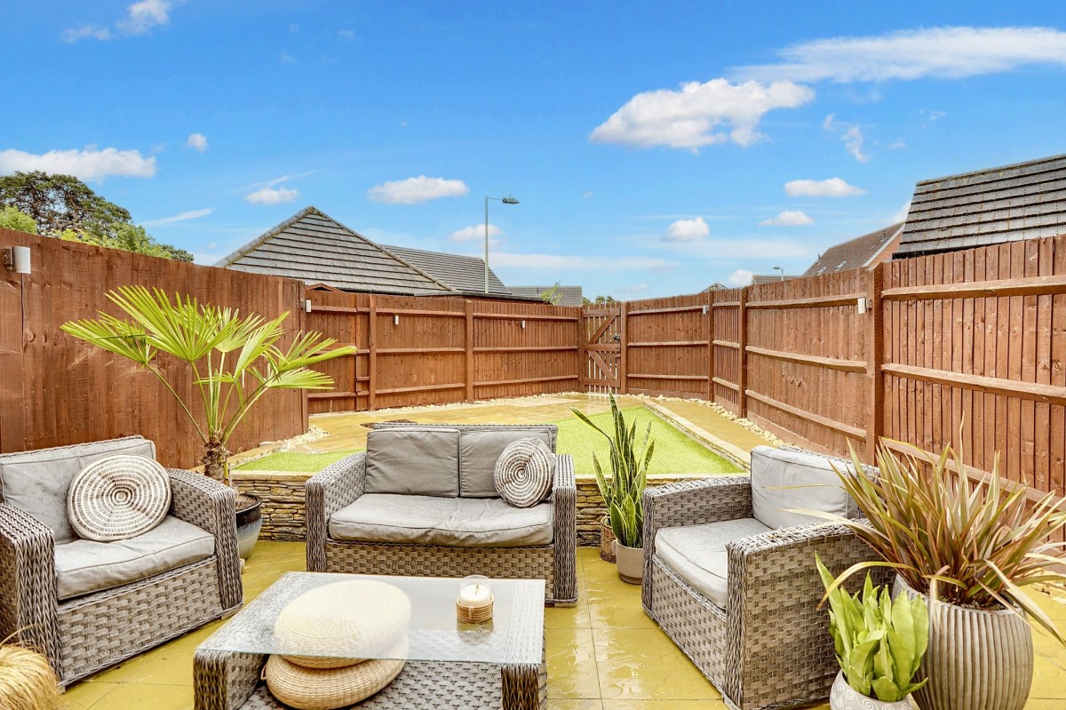 Peppermint Walk, Red Lodge, IP28