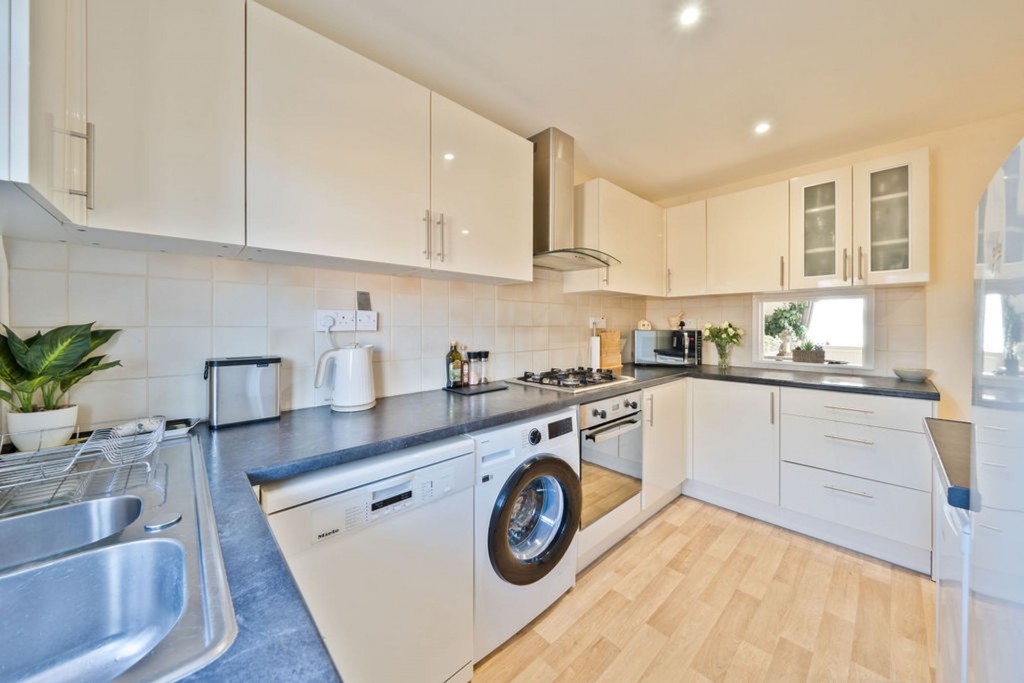 The Doles, Over, CB24