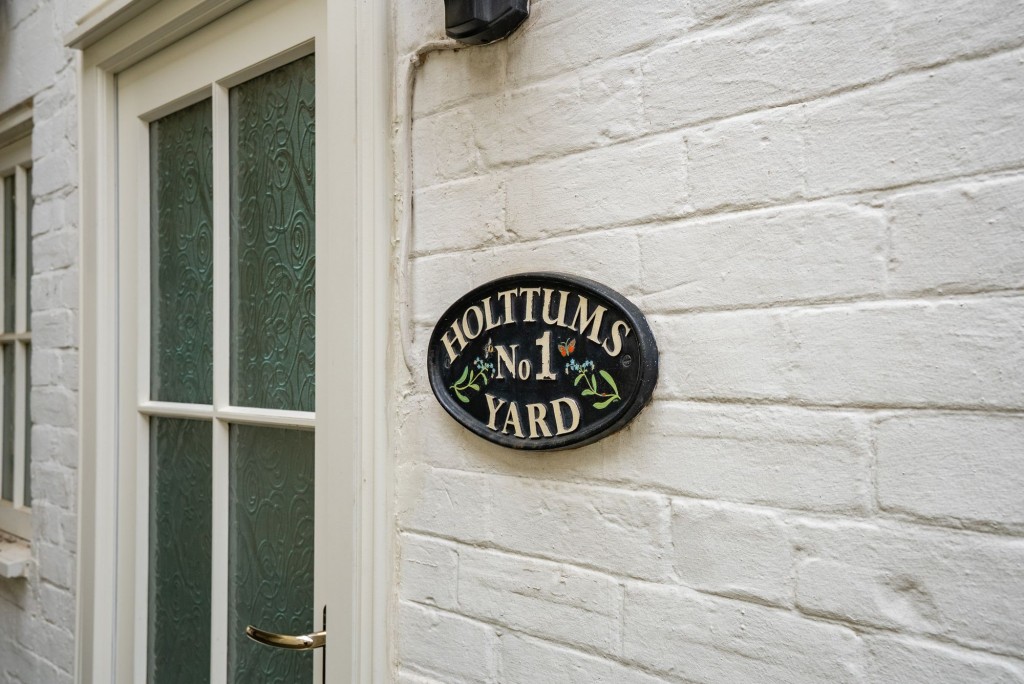 Holttums Yard, Linton, CB21