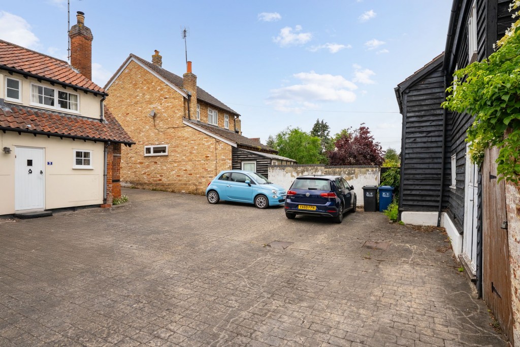 Holttums Yard, Linton, CB21