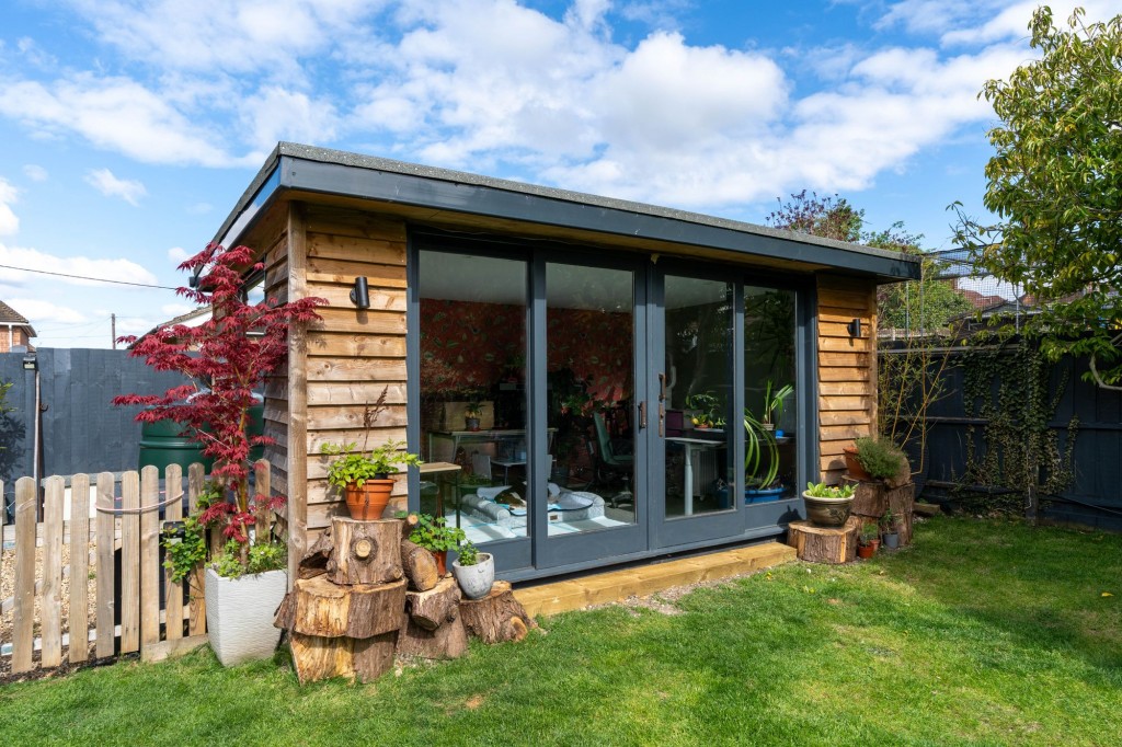 Coles Lane, Linton, CB21