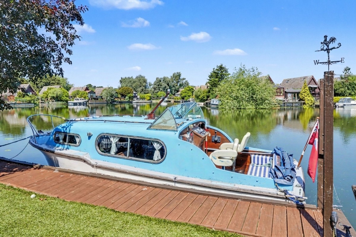 Fen Bank, Isleham, CB7