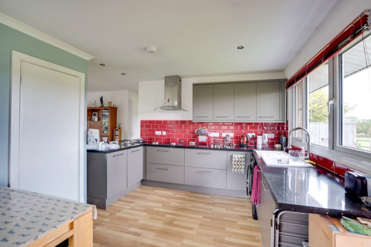 Holland Park, Cheveley, CB8