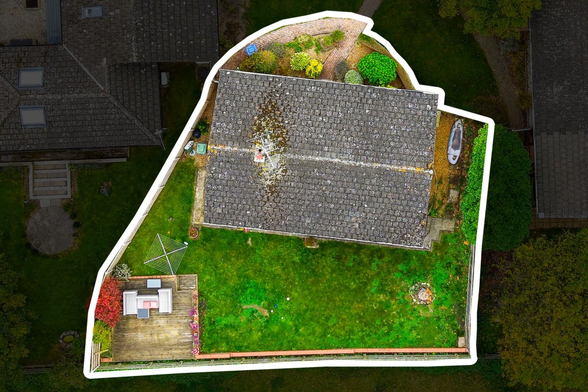 Holland Park, Cheveley, CB8